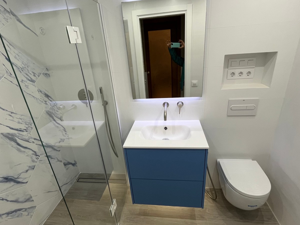 Detalles de la reforma integral de un baño y una cocina en una vivienda de&nbsp;Cunit