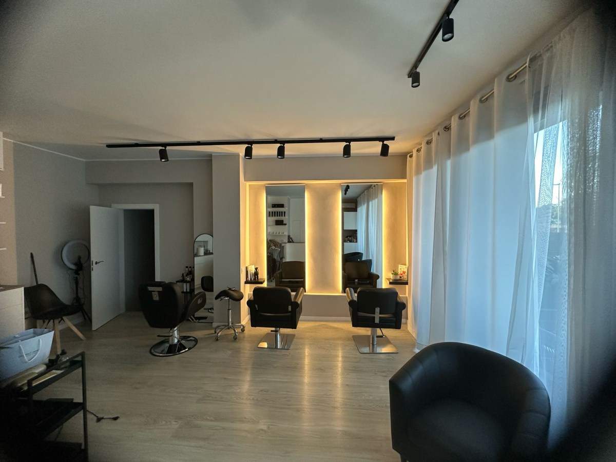 Reforma en un salón de peluquería y&nbsp;belleza